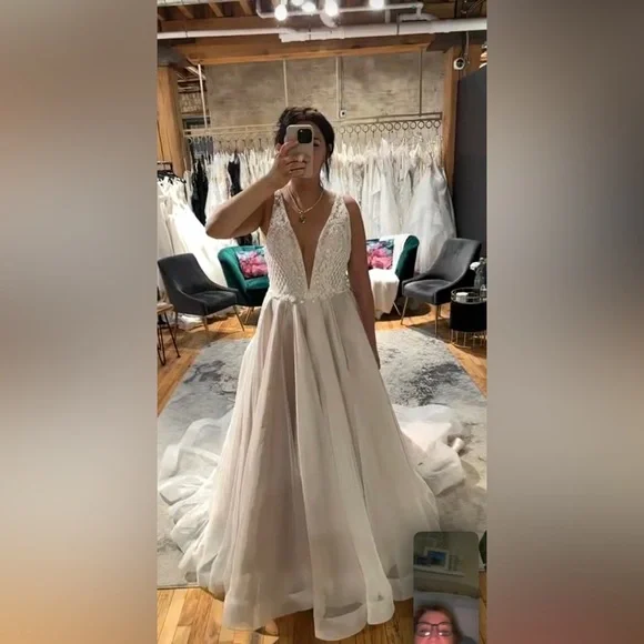 Jack Sullivan Wedding Dress - Picture 6 of 8